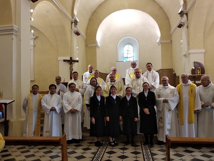 Hội Dòng Mến Thánh Giá Qui Nhơn tại Pháp tổ chức đại lễ mừng kỷ niệm 350 năm lập dòng.