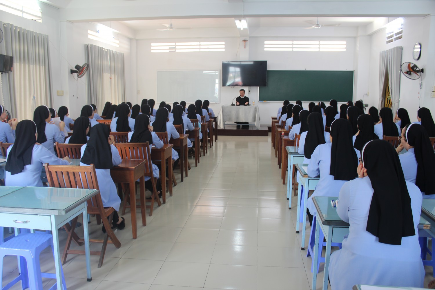 2026 01 20 hop mat hoc vien1002